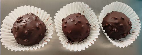 Ultimi blog aziendali su Tecnologia innovativa di rivestimento simultaneo di cioccolato e arachidi risolve con successo la sfida della produzione di mochi.